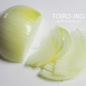 玉ねぎを繊維を断つように切る Toiro Note トイロノート 家族が笑顔になる いつものごはんを彩るレシピサイト