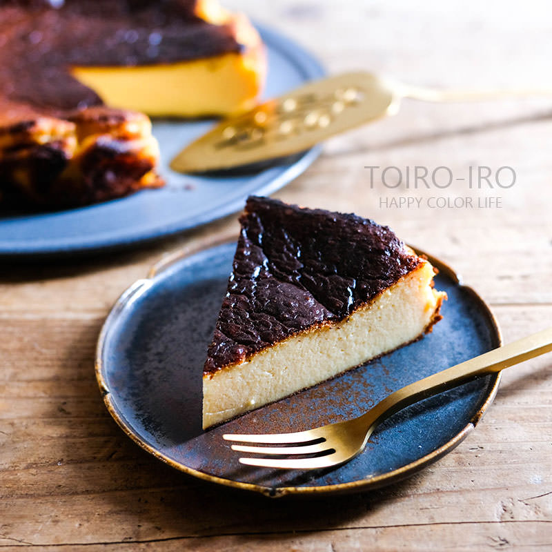 材料を順に混ぜて焼くだけ バスク風チーズケーキ Toiro Note トイロノート 家族が笑顔になる いつものごはんを彩るレシピサイト