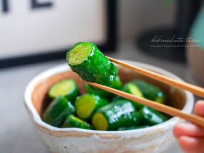 30秒茹でるだけ！きゅうりの鶏ガラにんにく漬け
