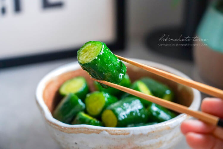 30秒茹でるだけ!きゅうりの鶏ガラにんにく漬け