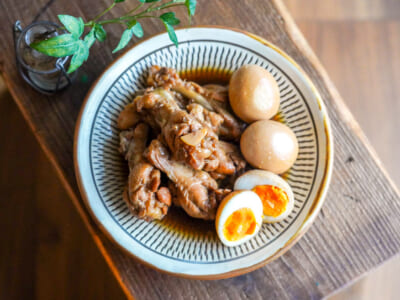 手羽元の甘辛はちみつ照り煮（卵入り）