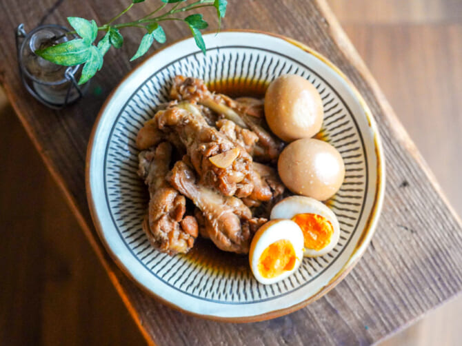 手羽元の甘辛はちみつ照り煮(卵入り)